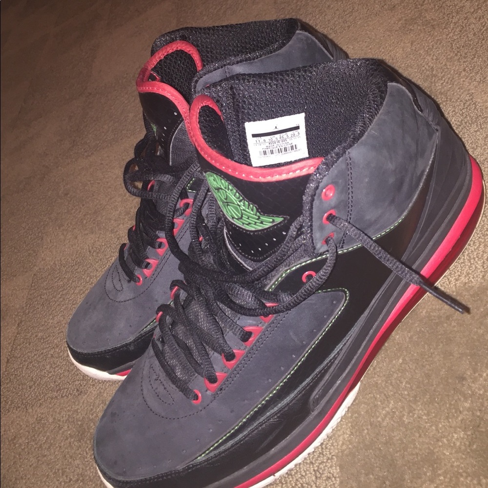Air Jordan 2 black red green
