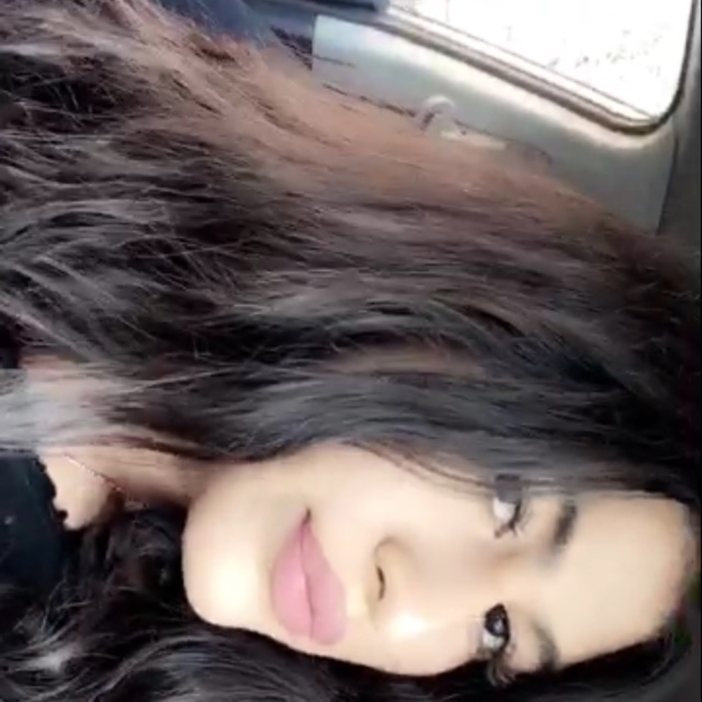 Meet your Posher, Evita