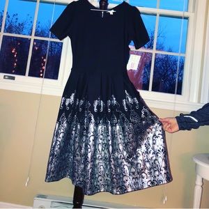 LuLaRoe Amelia Dress 🖤