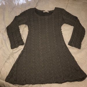 Gray sweater dress, perfect for winter! ❄️