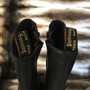 dr martens charla black