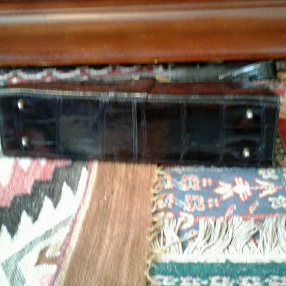 VINTAGE VASSAR BLACK ALLIGATOR HANDBAG - Picture 4 of 7