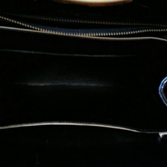 VINTAGE VASSAR BLACK ALLIGATOR HANDBAG - Picture 6 of 7