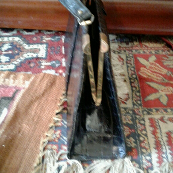 VINTAGE VASSAR BLACK ALLIGATOR HANDBAG - Picture 7 of 7