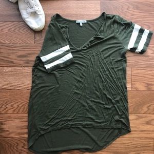 Fun green sporty tee !