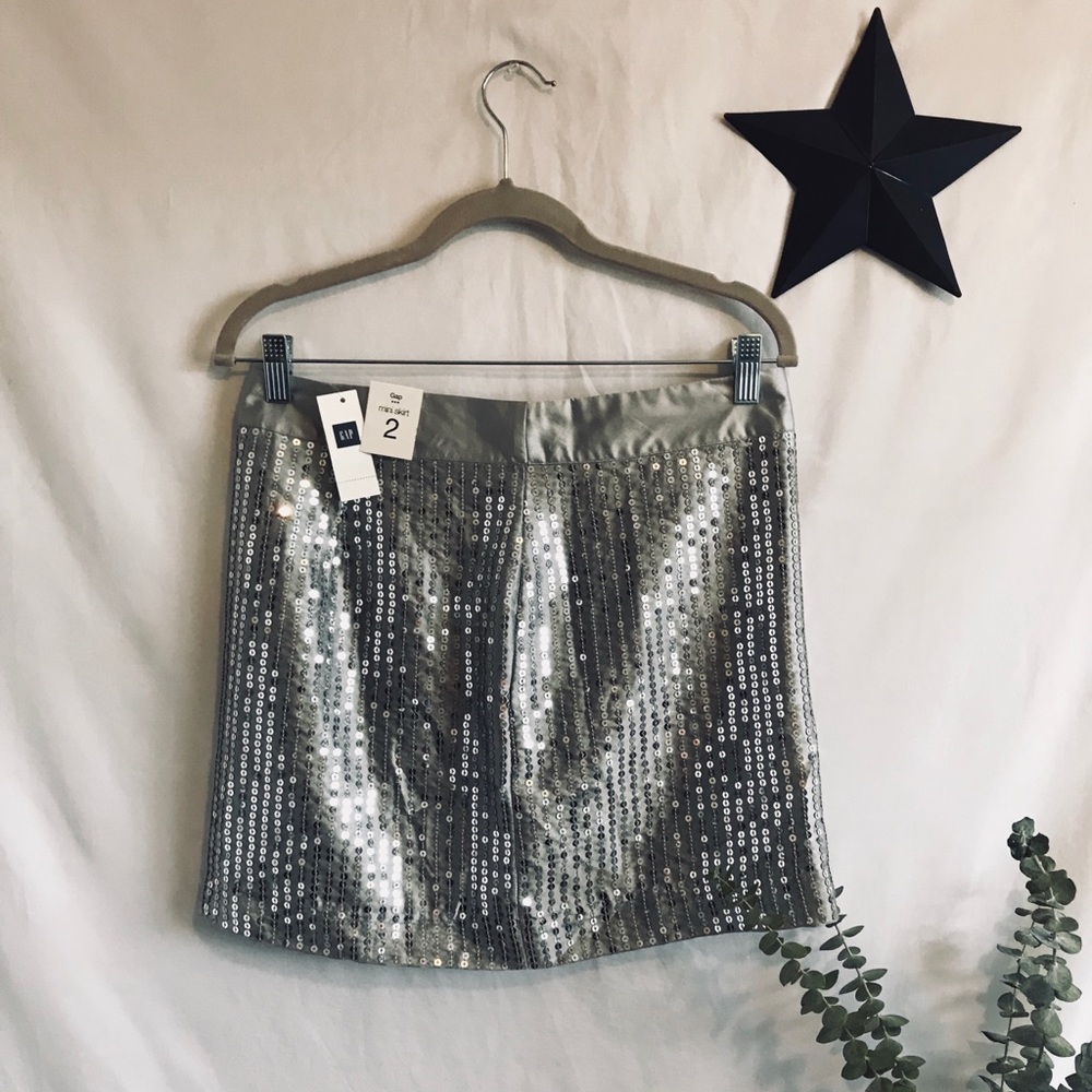 Gap silver sequin skirt! NWT!!