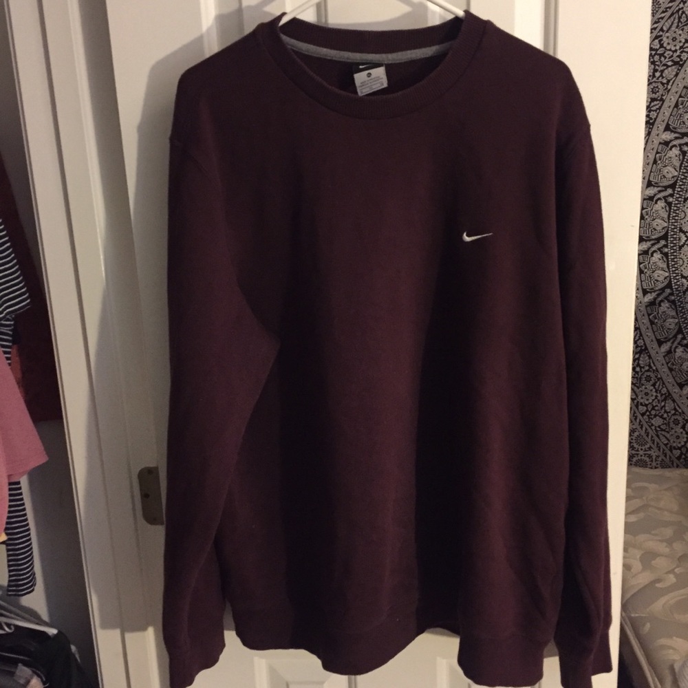 Maroon Nike crew neck sweatshirt