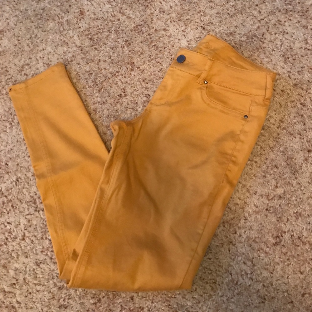 Maurices Jegging Size Medium Mustard Color