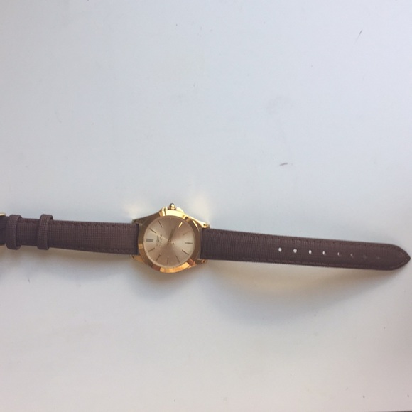 Watch - Picture 1 of 2