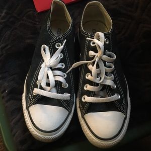 black converse