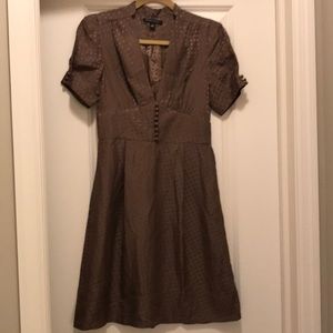 Banana Republic Silk tan dot dress size 2 pockets