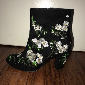 Forever 21 Floral Emrboidery Boots Size 8