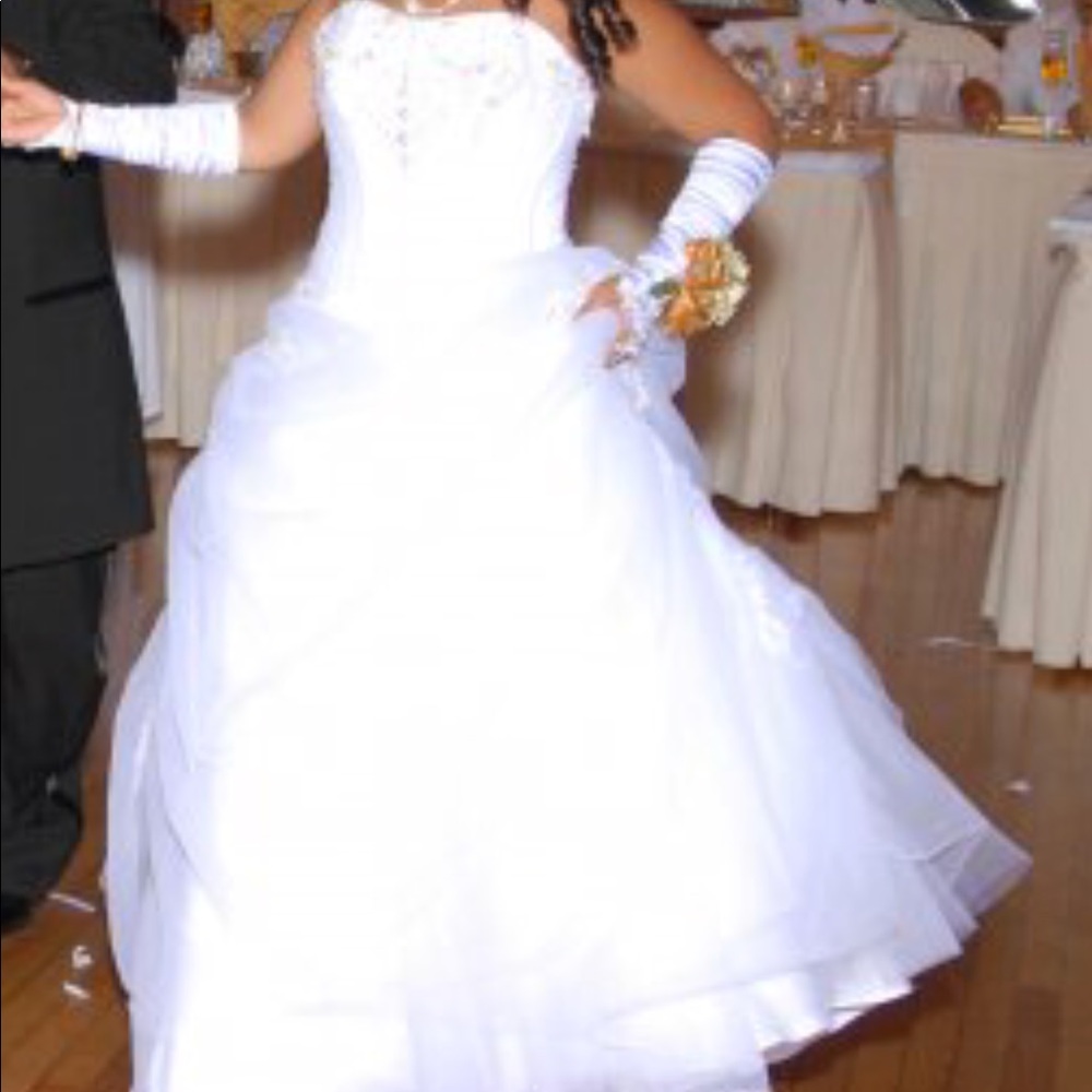 Wedding/ sweet 16 ball gown dress