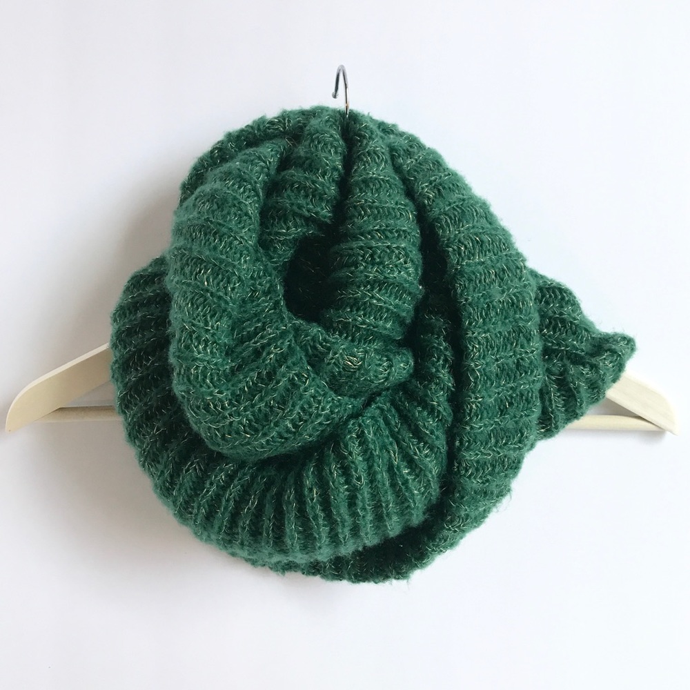 HP✨Green & Gold Scarf