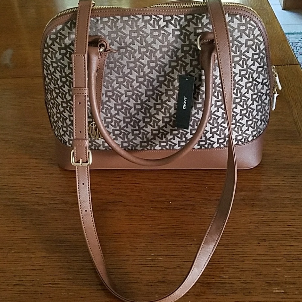 Donna  Karan - Picture 1 of 5