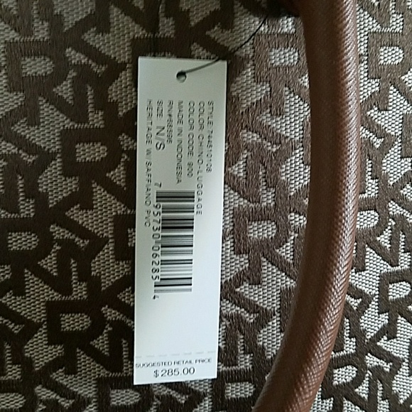 Donna  Karan - Picture 2 of 5