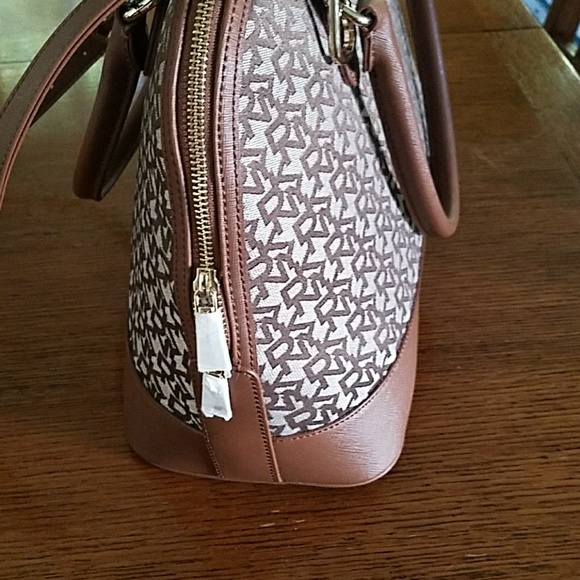 Donna  Karan - Picture 3 of 5