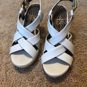 Jessica Simpson white wedges