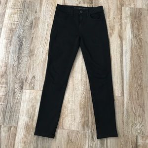 Black Skinny American Eagle pants-short