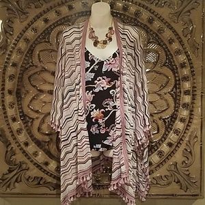 Beyond beautiful white house black market top/cape