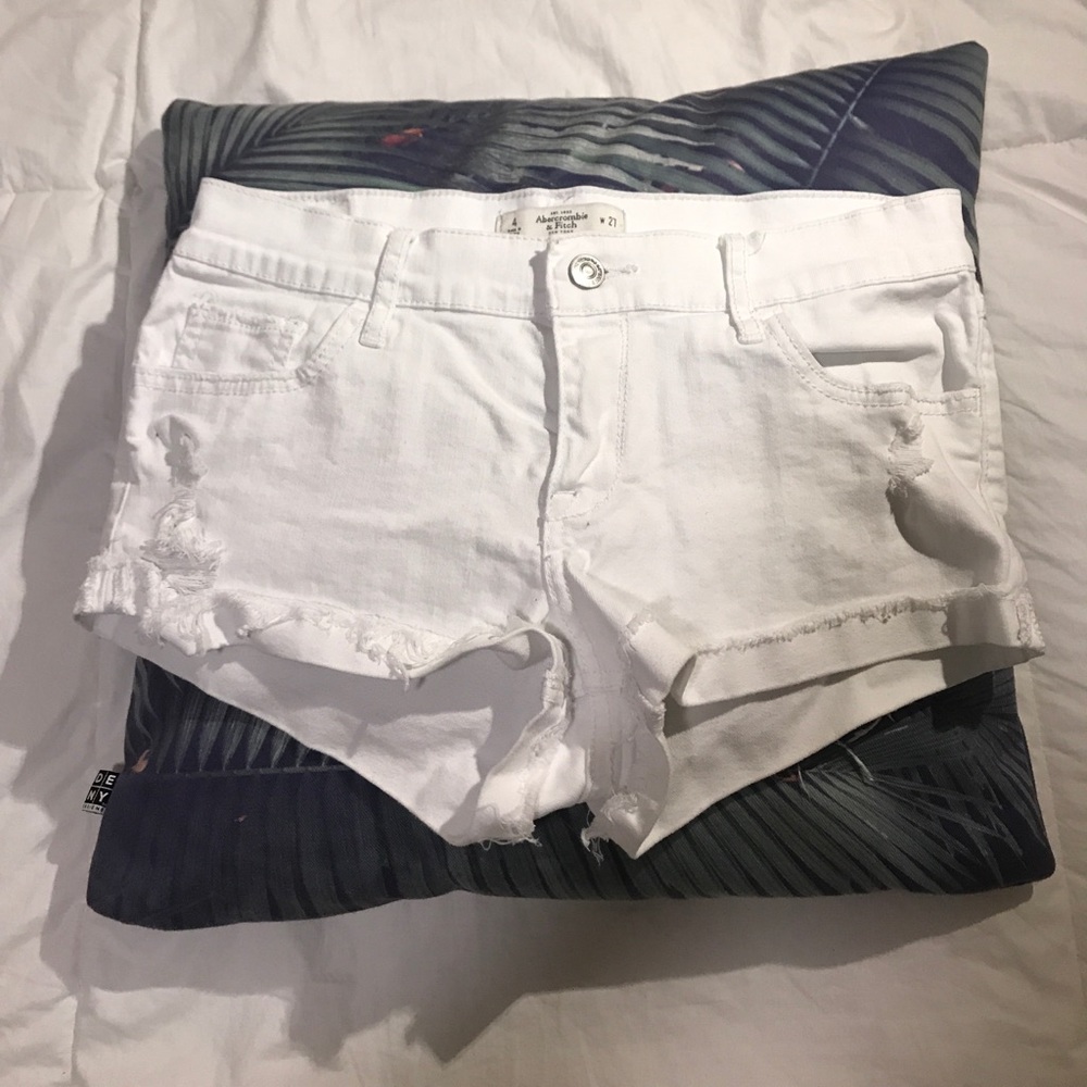 Abercrombie & Fitch white distressed shorts