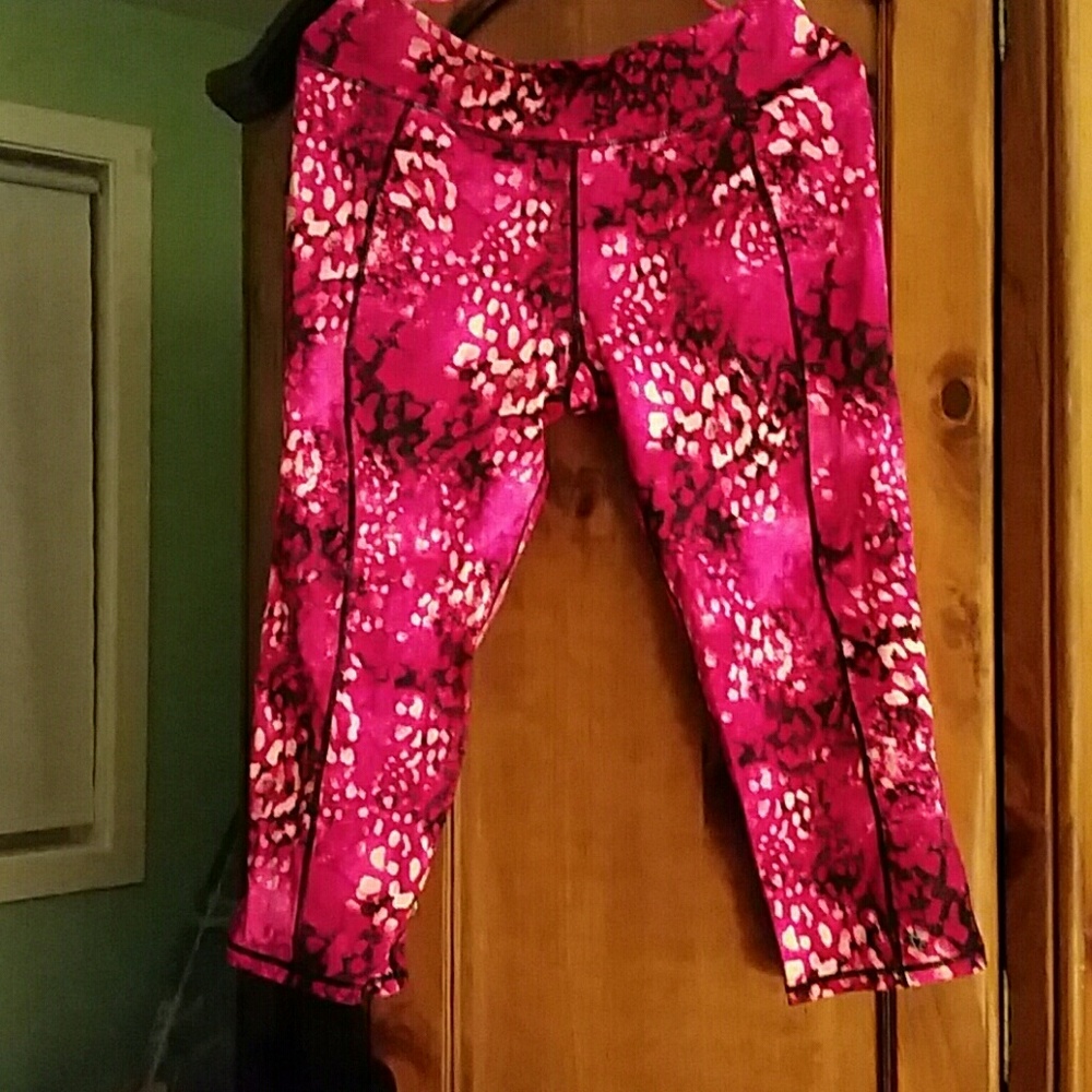 Betsey Johnson Capri active XL