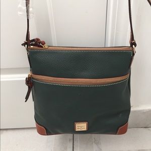 Dooney &Bourke R264 Hunter Crossbody