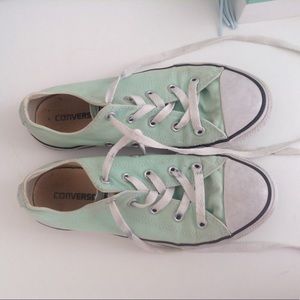 Mint converse