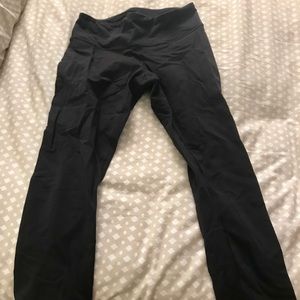 Lululemon Wunder Under crops