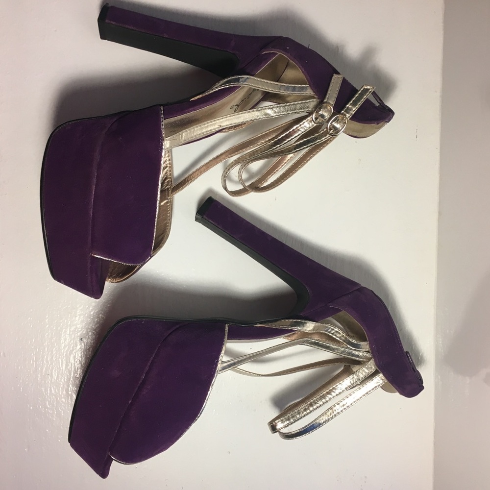 Qupid Velvet Platform Heels in Purple/Gold