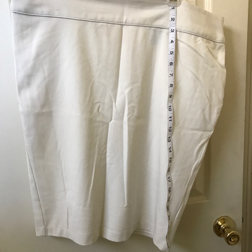 Worn ONCE Torrid cream pencil skirt sz 14