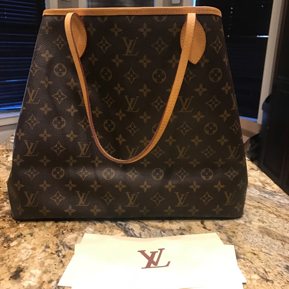 ♥️SOLD♥️Louis Vuitton Neverfull GM Monogram