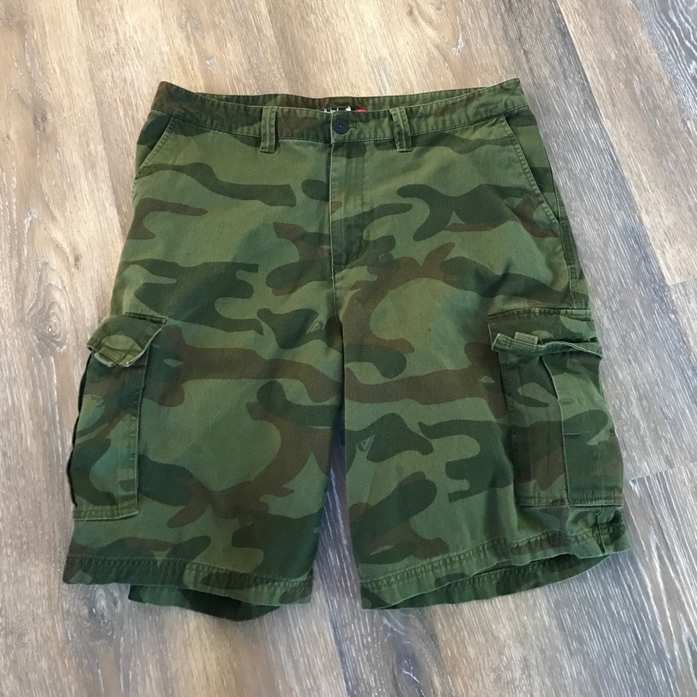 Quiksilver cargo shorts camo