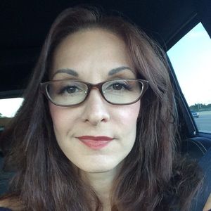 Meet your Posher, Elyse