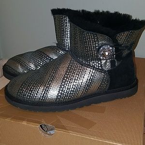 UGGS mini Bailey button bling boots