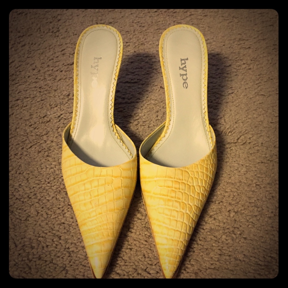 Yellow snakeskin kitten heels