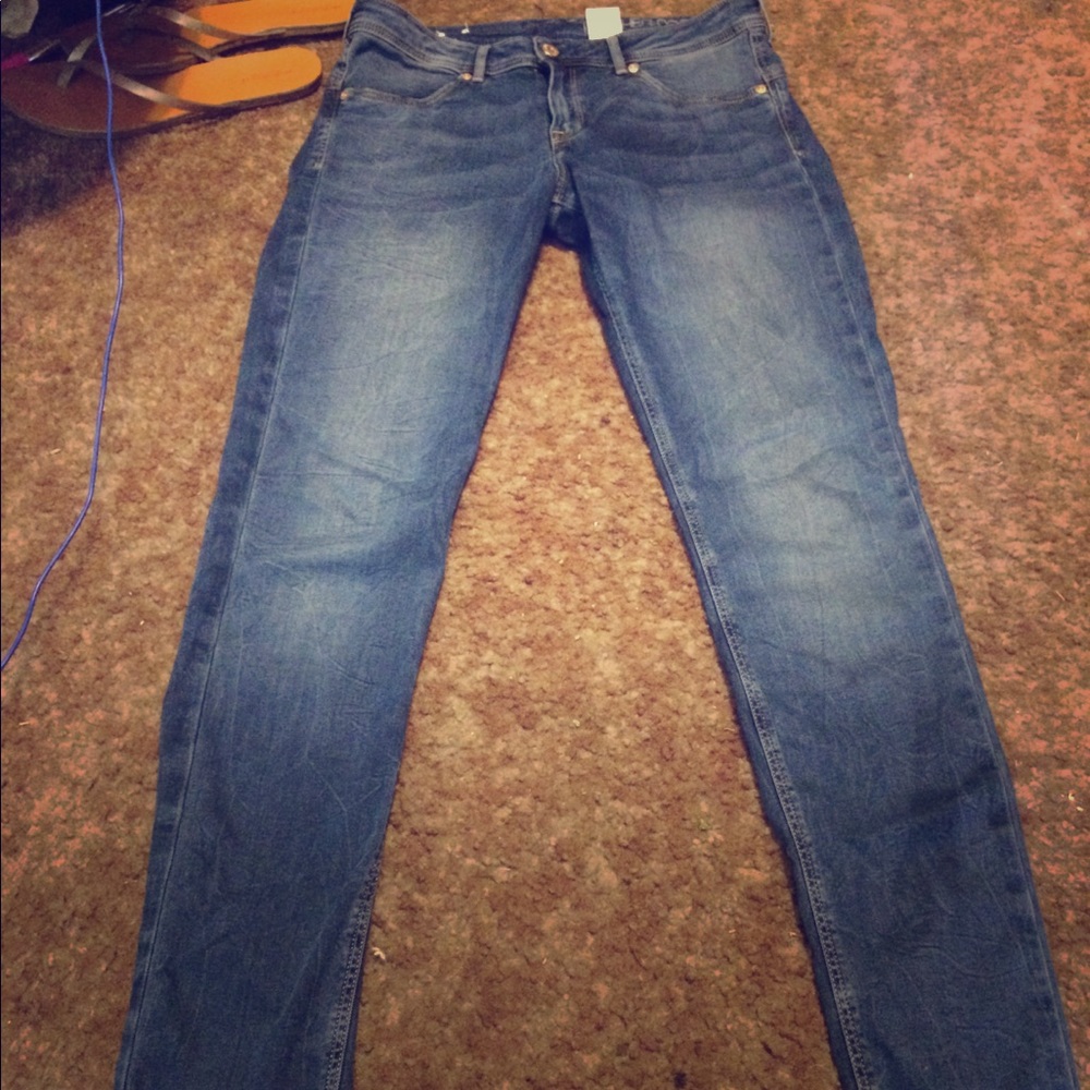 H&M’s jeans jeggings