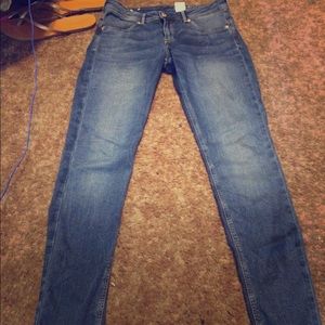 H&M’s jeans jeggings