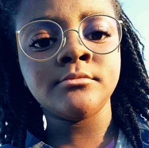 Meet your Posher, Joanieve