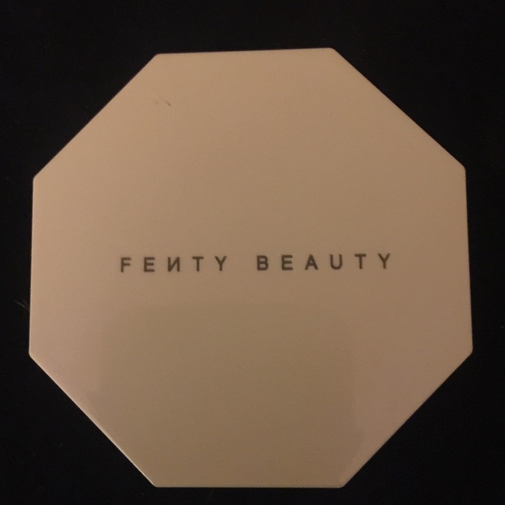 Rhianna Fenty Highlighter