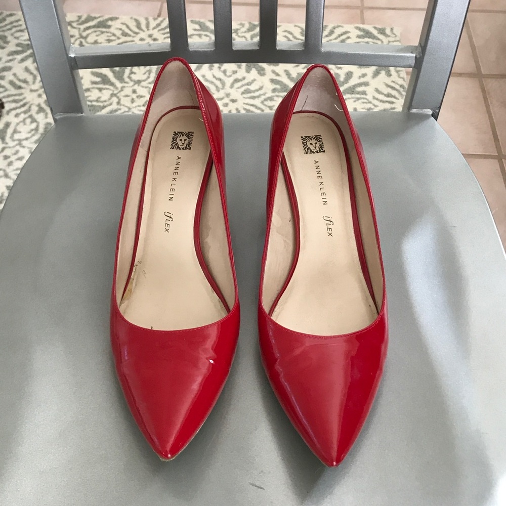 Ann Klein patent leather red pumps