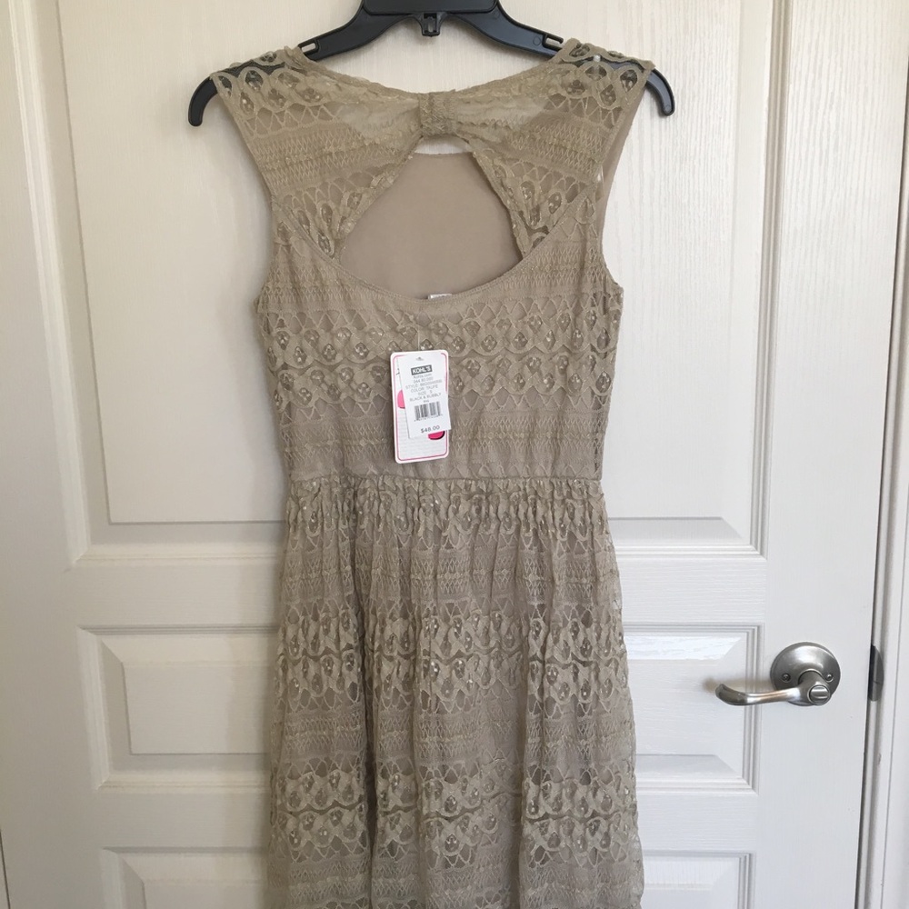 Dress - Picture 2 of 2