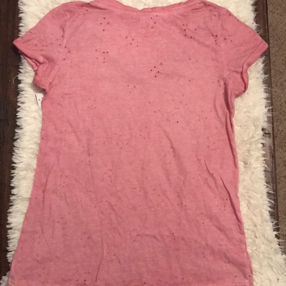 🖤DISTRESSED V-NECK🖤 - Picture 3 of 3