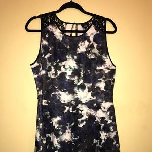 Dress with lace detail