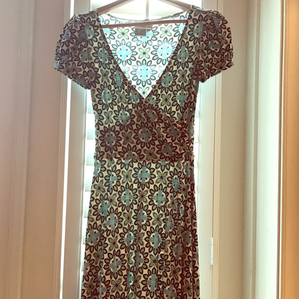 Fun , flattering fit dress.