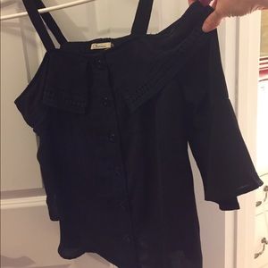 Boutique off shoulder blouse