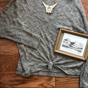 Adorable marled american eagle v neck sweater