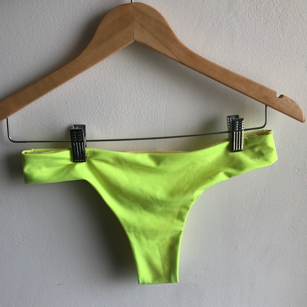 Cheeky bikini bottom