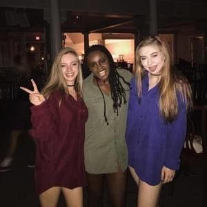 Meet your Posher, Shaina