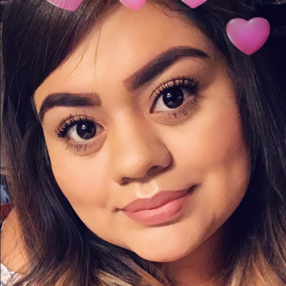 Meet your Posher, Ana